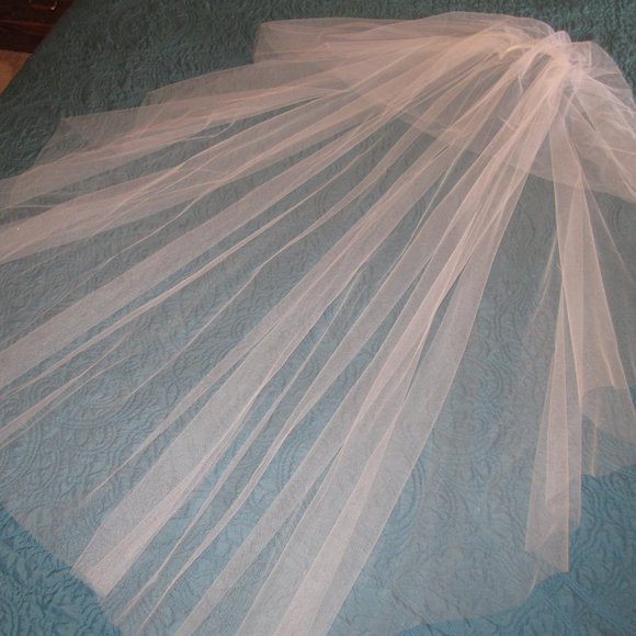 New Handmade White Wedding Veil with luxurious Swarovski Crystals main image 4